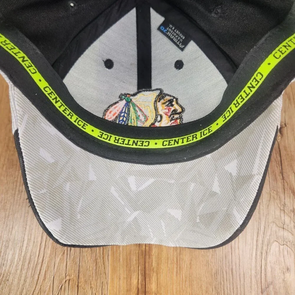 Chicago Blackhawks Reebok Center Ice Fitted L/XL Hat Cap Black Gray Hockey NHL